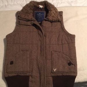 American Eagle vest (L)